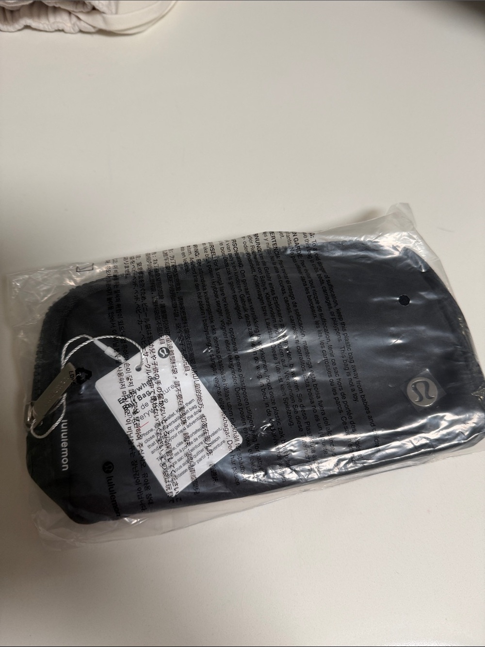 Lululemon Black Zip belt bag - Picture 3 of 14
